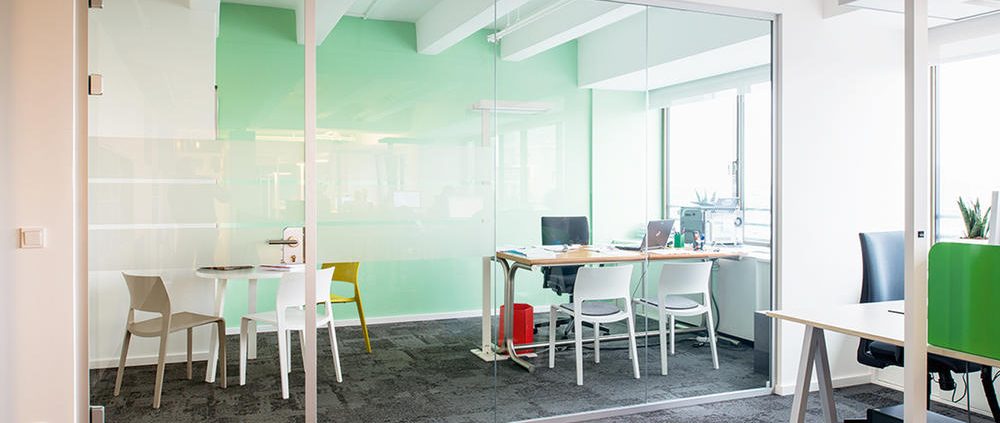 رجل الزجاج التقسيم